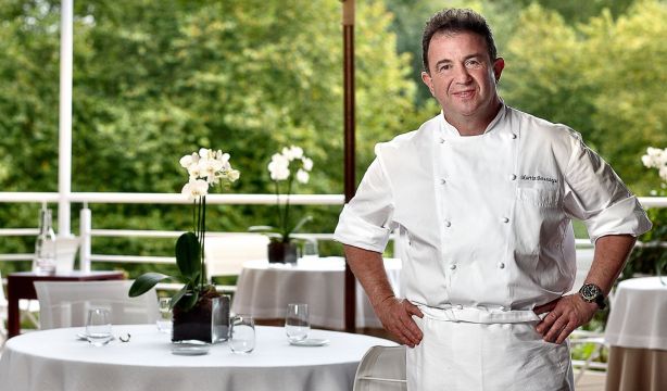 Martín Berasategui desvela su secreto para hacer una ensaladilla rusa digna de Estrella Michelin 