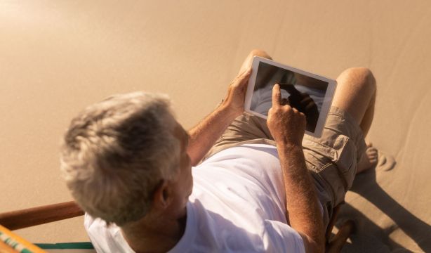 12 estrategias para cerrar la brecha digital de los mayores (Bigstock)