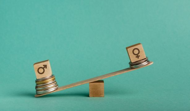 La brecha salarial entre hombres y mujeres aumenta por primera vez desde 2017 (Bigstock)