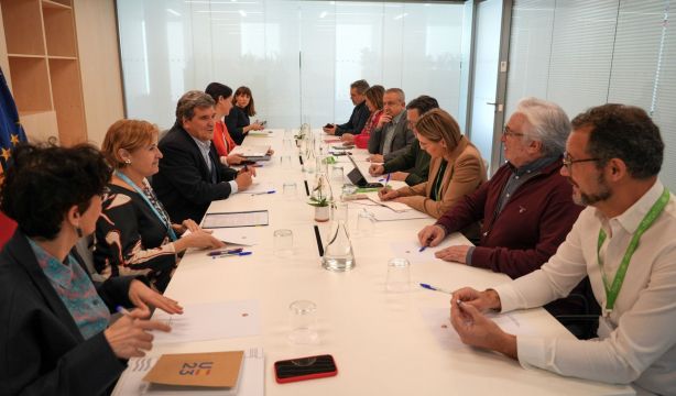 Escrivá y los sindicatos negocian la jubilación parcial para los funcionarios, ahora prohibida