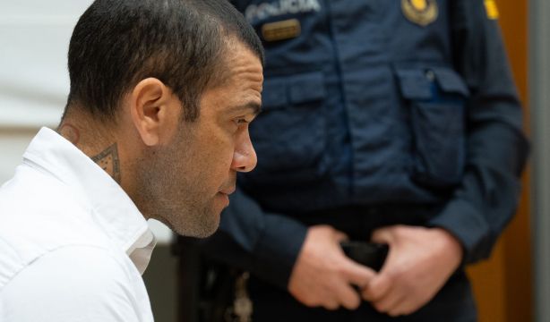 Dani Alves, condenado a cuatro años y medio de cárcel por agresión sexual