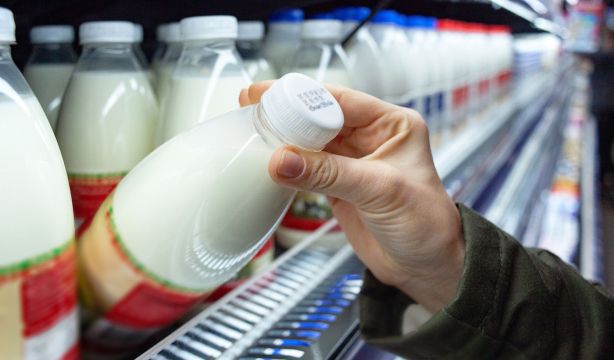 Pascual, Puleva y Nestlé, entre las empresas multadas por formar parte del cártel de la leche