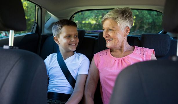 Las multas que te puede poner la DGT como pasajero en un coche