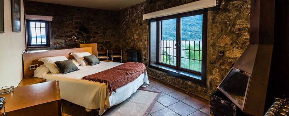 A la venta por 2,95 millones de euros una isla privada con castillo a una hora de Madrid (Idealista)