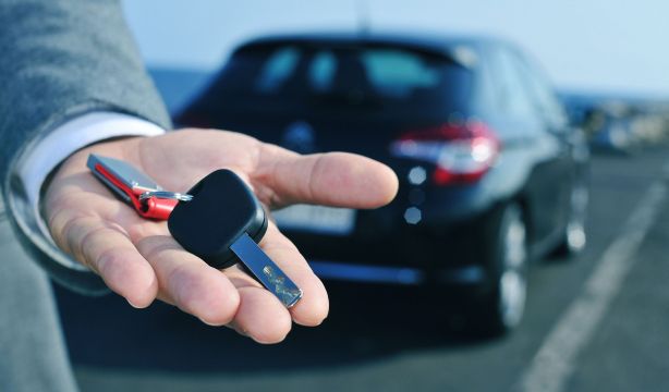 Los trabajadores no tendrán que pagar el IVA del coche de empresa, aunque haya deducción por renting