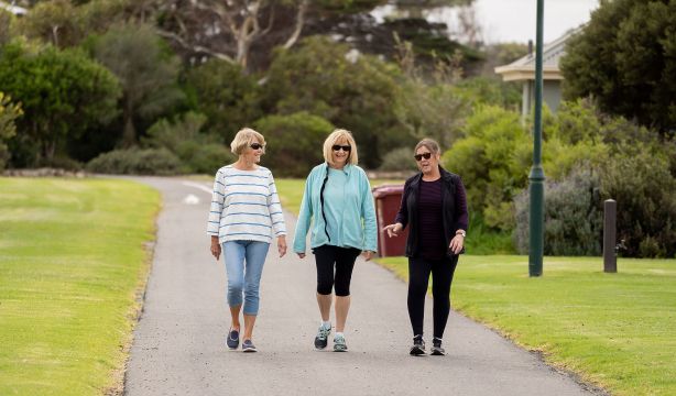 Los pasos diarios que deben dar las mujeres mayores para reducir el riesgo de insuficiencia cardíaca