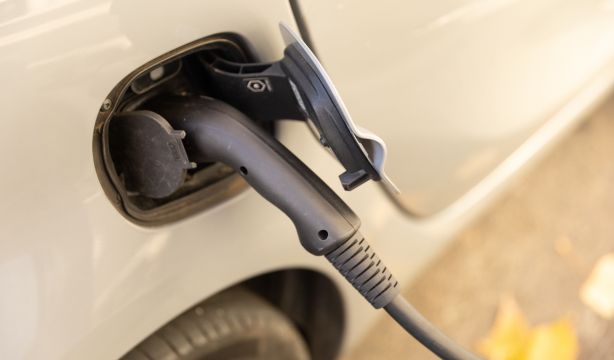 Solo un 45% de las viviendas en España podría instalar un cargador para coche eléctrico (Europa Press)