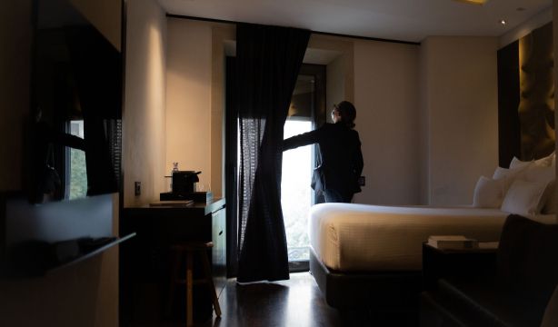 CCOO y UGT piden la reducción de la edad de jubilación de las camareras de piso