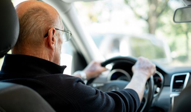 ¿Es legal usar el DNI en lugar del carnet de conducir para circular?