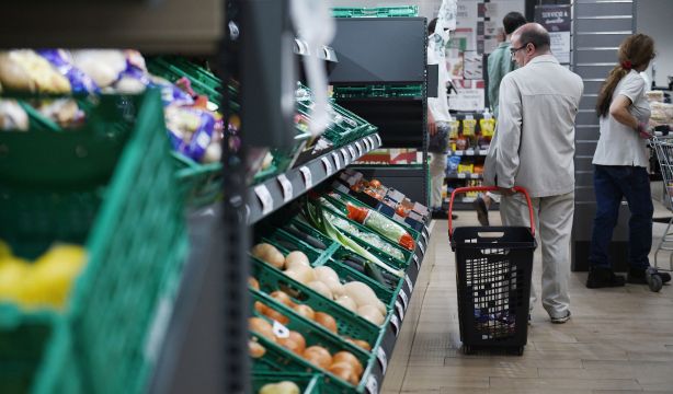 Frenazo de la inflación en febrero, hasta el 2,8%, por la bajada de la luz
