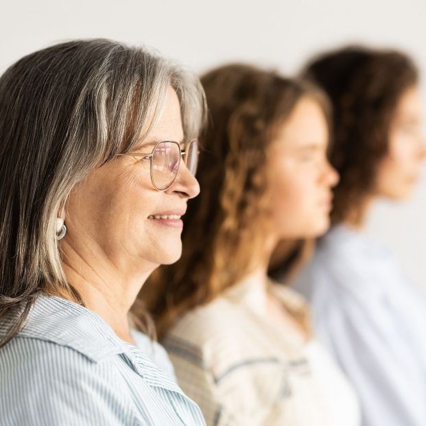 Artículo Fundación Adecco: "Talento en la sombra de la mujer sénior.  ¿Lo sacamos a la luz?"