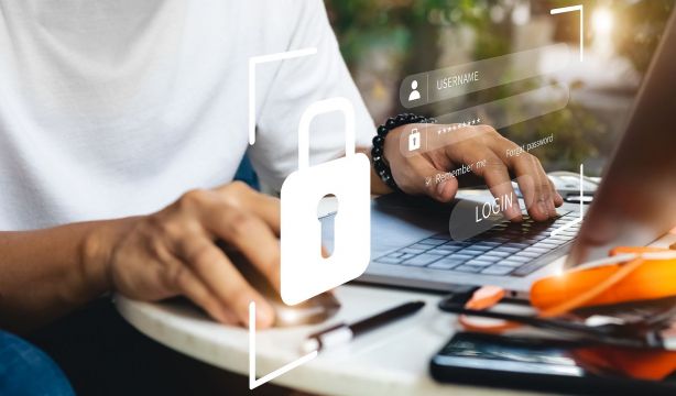 La mitad de los españoles ha sufrido un intento de ciberestafa en el último año