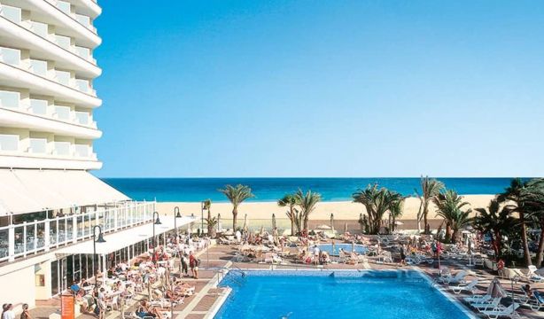 El hotel Riu Oliva Beach de Fuerteventura, en el punto de mira del Gobierno tras pedir su derribo