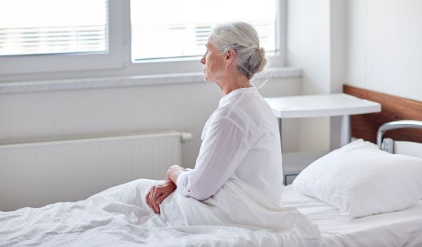 Brecha de género sanitaria: las mujeres pasan un 25% más de su vida con peor salud que los hombres