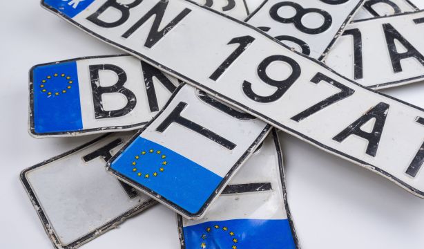 Así puedes saber quién es el propietario de un coche por la matrícula