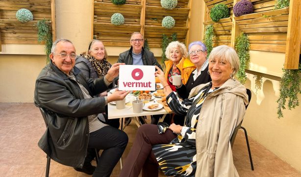 Viajes, cursos, quedadas y mucho más. Así es Vermut, la primera red social para séniors