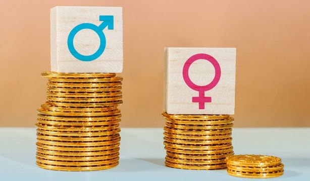 La pensión media de la mujer sube un 13% desde 2019: aun así, es 485 € inferior a la del hombre