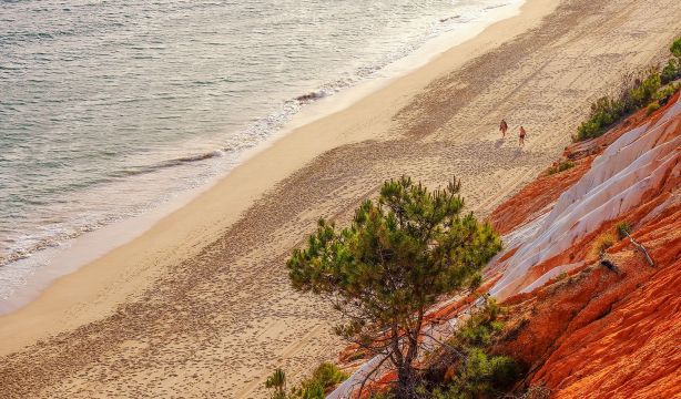 La nombrada como 'mejor playa del mundo' está a tiro de piedra de España
