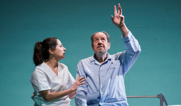 Josep María Pou vuelve a las tablas con 'El Padre', un viaje hacia el olvido (Teatro Bellas Artes)