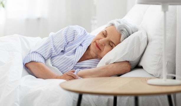 Las mujeres mayores de 55 años que roncan tienen más riesgo de padecer apnea del sueño