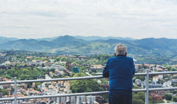 ¿Cómo debe ser una ciudad amigable con las personas mayores? (Bigstock)