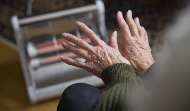 Pensión de jubilación no contributiva: llega al fin a 500€, pero sigue a años luz del salario mínimo