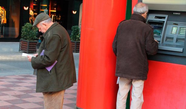 Paga extra de las pensiones en 2024: ¿Cuándo y cuánto cobrarán los jubilados? . Foto: EuropaPress