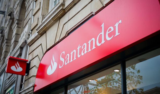 Facua nomina a Banco Santander a convertirse en la peor empresa del año