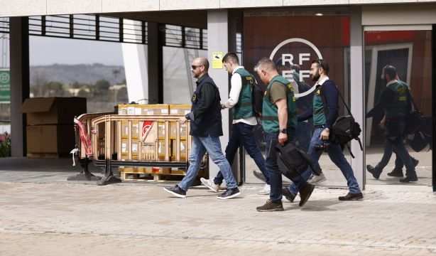 La Guardia Civil registra la RFEF y la casa de Rubiales por corrupción y blanqueo