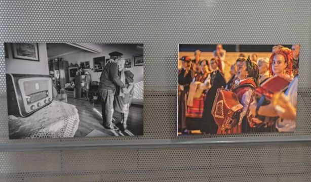 'Envejecer viviendo', la exposición que visibiliza a las personas mayores en situaciones cotidianas (Europa Press)