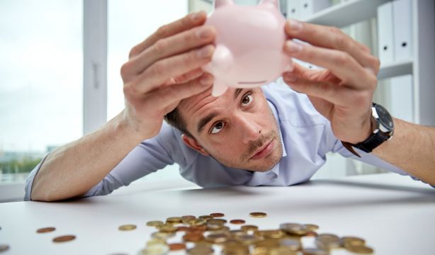 Los trucos más virales para ahorrar dinero: del método del sobre al de las 72 horas