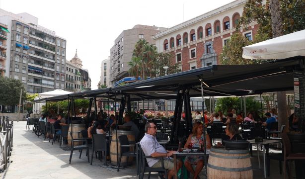 EuropaPress 5848306 terrazas bares plaza constitucion