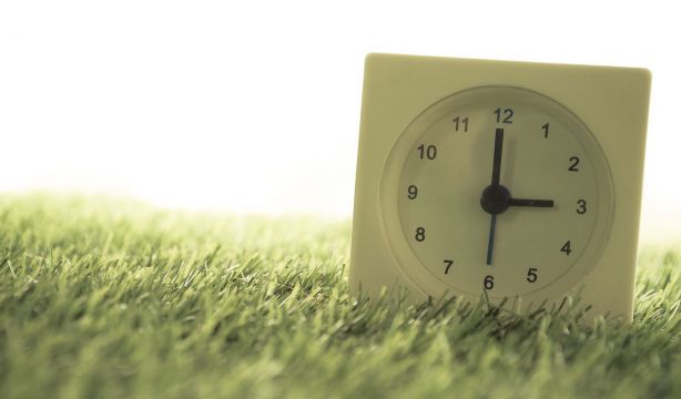 ¿Cómo afecta el cambio de hora a la factura de la luz? ¿Se ahorra realmente energía?