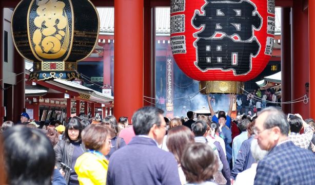 Pañales como síntoma del envejecimiento poblacional: en Japón venden más para mayores que para bebés