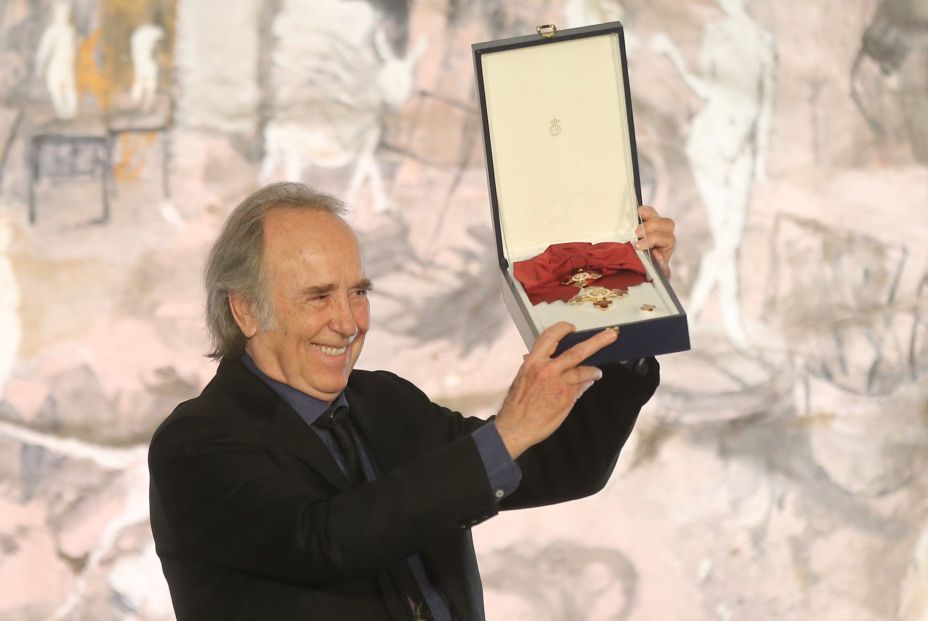 EuropaPress 4267330 cantante joan manuel serrat recibir gran cruz orden civil alfonso sabio