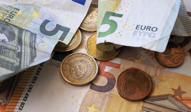 Pensiones de viudedad: 2,4 millones de pagas no llegan a 900 euros de media en marzo