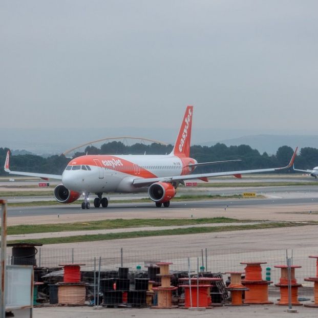 Varias aerolíneas se libran de su multa por no facilitar teléfonos gratis de atención al cliente