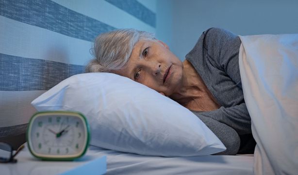 Un neurólogo alerta: dormir mal aumenta el riesgo de depresión y alzheimer