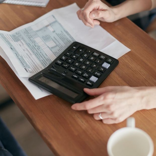 ¿Cuánto cobra un gestor para que te ayude a realizar la declaración de la Renta?