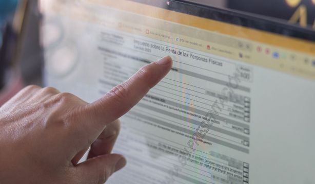 ¿Cuánto cobra un gestor por ayudarte a realizar la declaración de la renta?