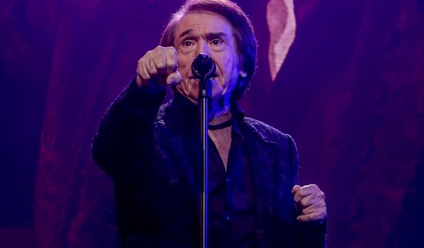 Raphael, Stevie Wonder, Bon Jovi y más de 200 artistas se unen contra la IA en la música