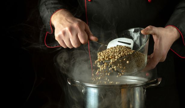 ¿Sabes por qué las abuelas echan vinagre a las lentejas?
