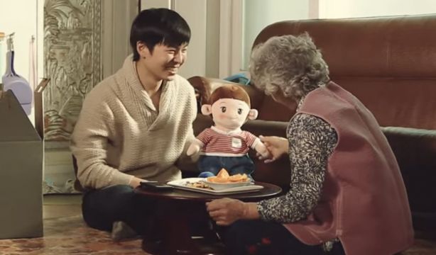 Hyodol: el nuevo muñeco robot contra la soledad de los mayores. Foto: Hyodol