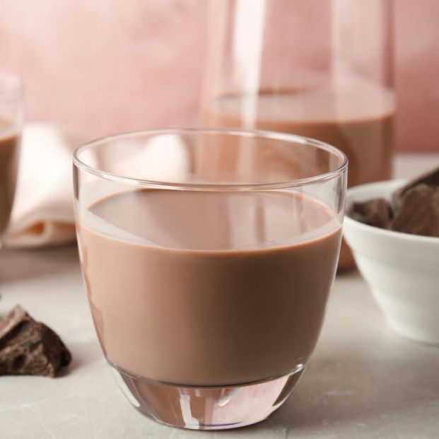 leche con chocolate (Bigstock) leche con chocolate (Bigstock)