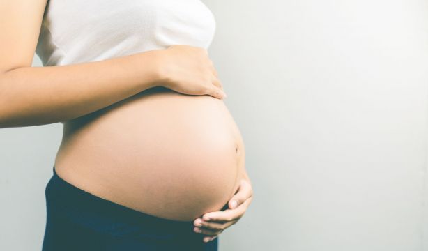 Relacionan el embarazo con un mayor envejecimiento biológico en mujeres jóvenes (Bigstock)
