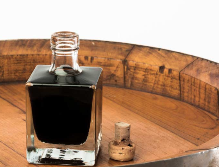 Auténtico vinagre de Módena. Auténtico vinagre de Módena.