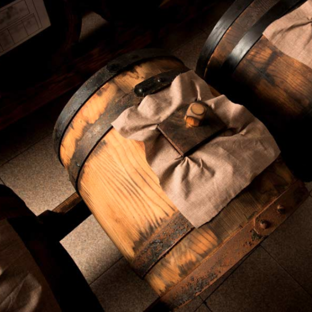 Barricas de auténtico vinagre de Módena. Barricas de auténtico vinagre de Módena.