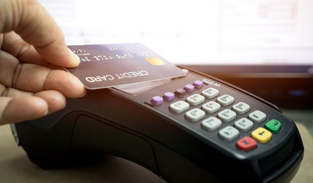 ¿Qué pasa si superas el límite de tu tarjeta de crédito?