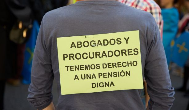 Los abogados mutualistas con pensiones irrisorias rechazan la propuesta del Gobierno: "Es un parche"