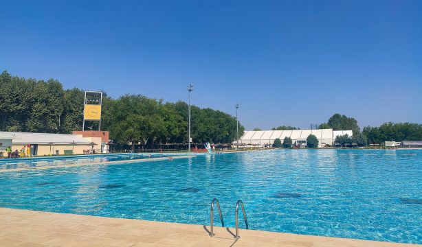 Estas son las 28 piscinas municipales que abrirán este verano en Madrid